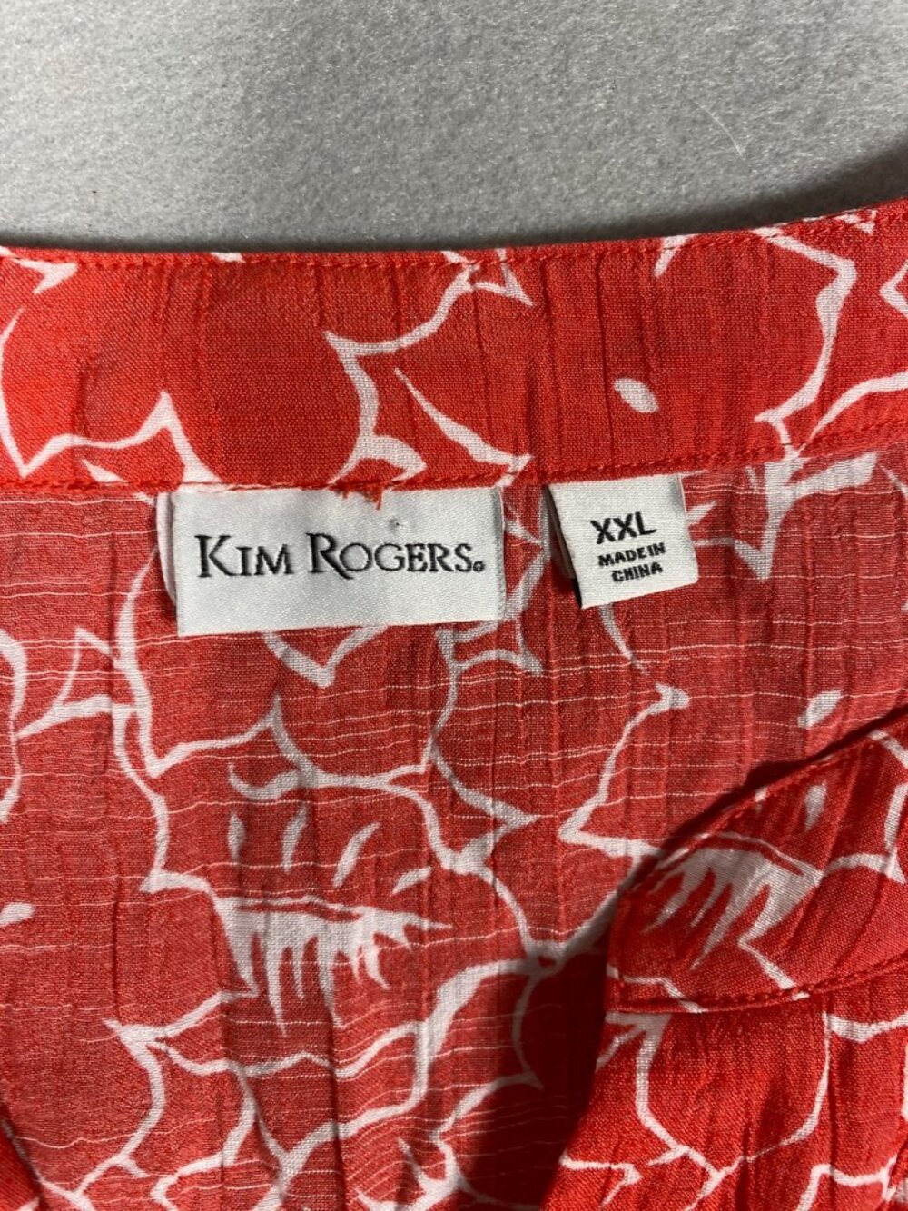 Kim Rogers Womens Red Floral Print V-Neck Top XXL Lightweight Rayon Blend - Picture 4 of 6